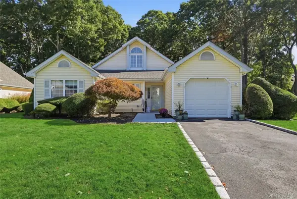 23 Saddlebrook Court, Middle Island, NY 11953