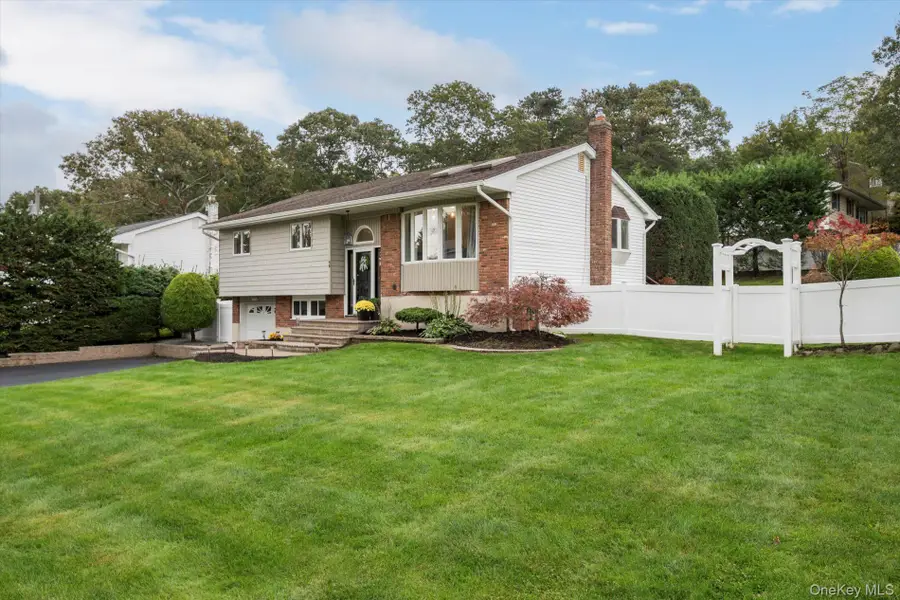 46 Parnell Drive, Smithtown, NY 11787 - #3