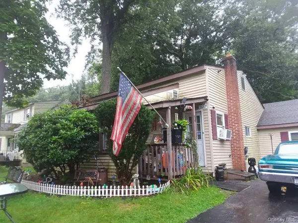 874 Bloomingburg Road, Bloomingburg, NY 12721