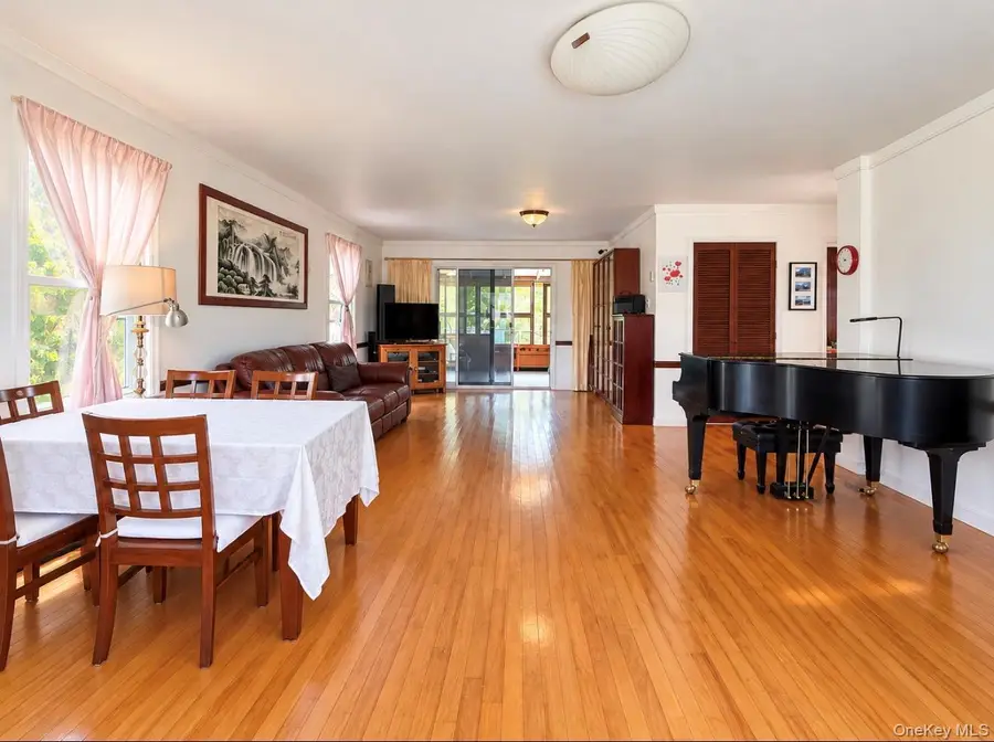 110 Swan Lane, Levittown, NY 11756 - #3