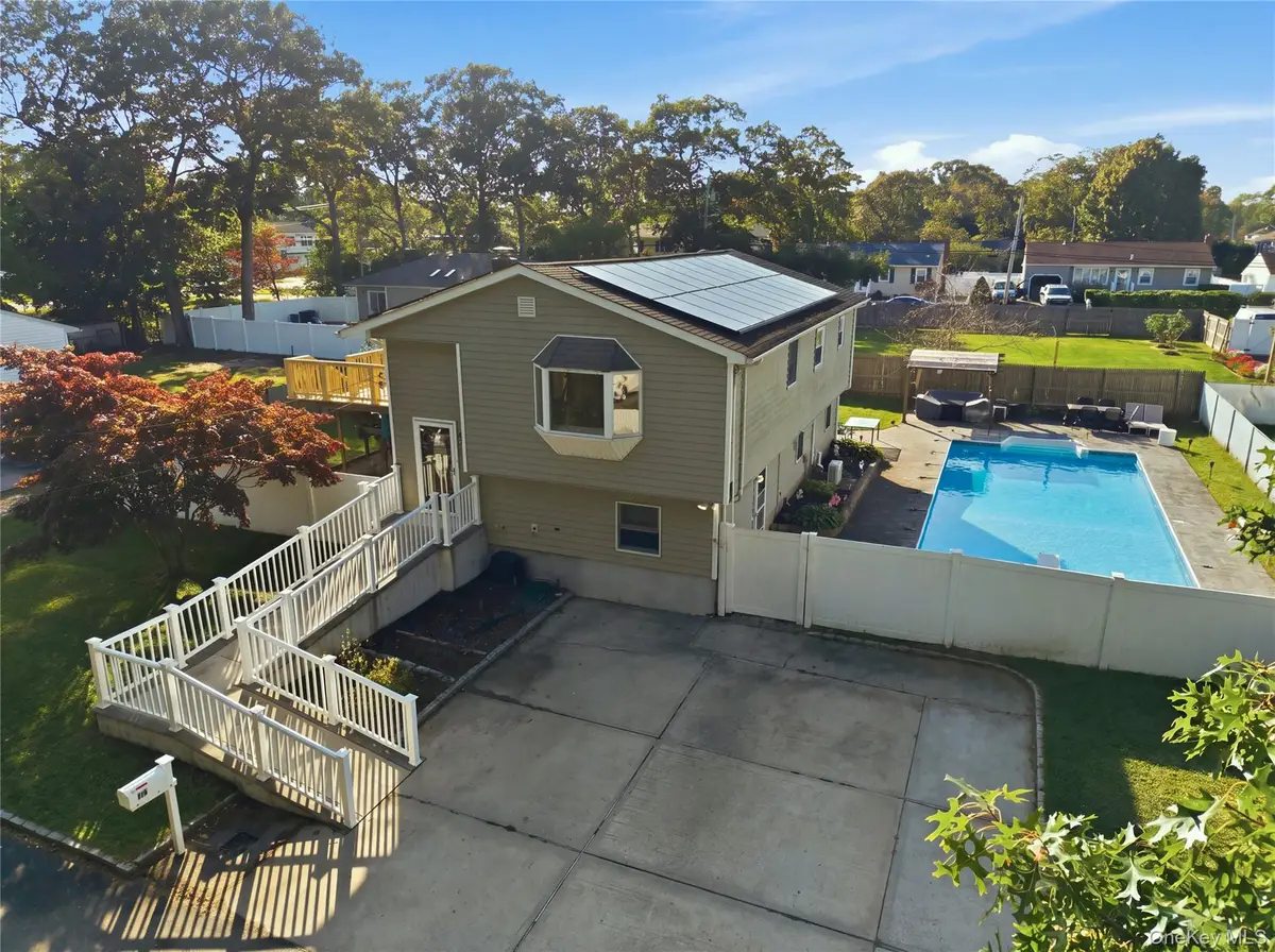 1362 Hummel Avenue, Holbrook, NY 11741 - #1