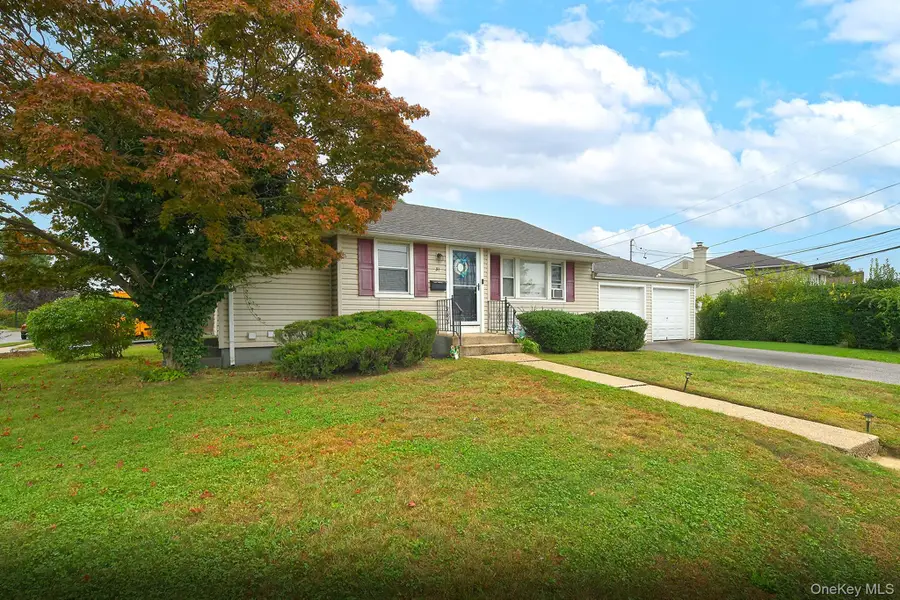 31 Cherry Lane, Hicksville, NY 11801 - #2