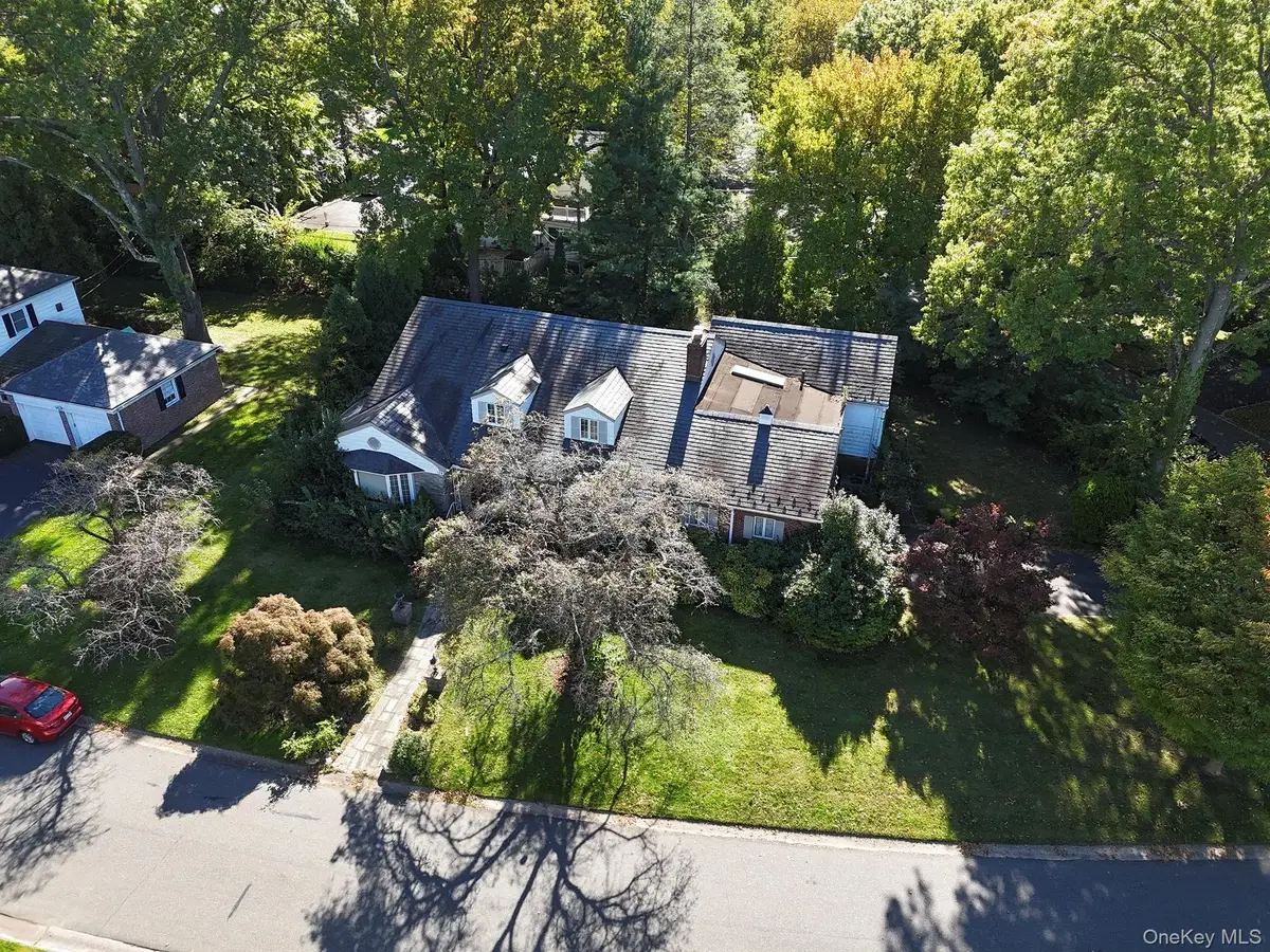 124 Whistler Road, Manhasset, NY 11030 - #1