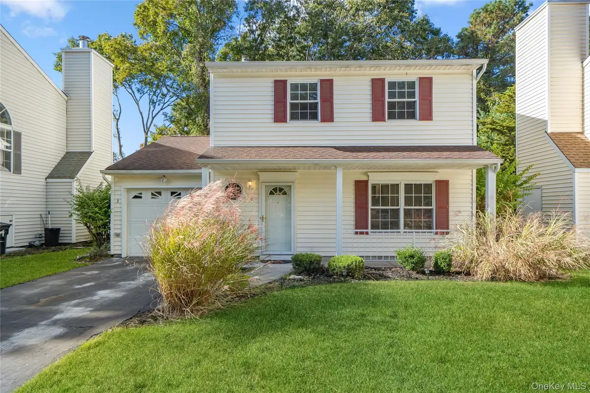 3 Deer Path, Coram, NY 11727 - #1