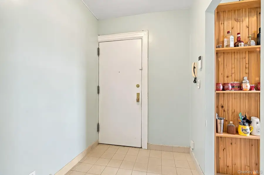 23 Old Mamaroneck Road #4K, White Plains, NY 10605 - #3