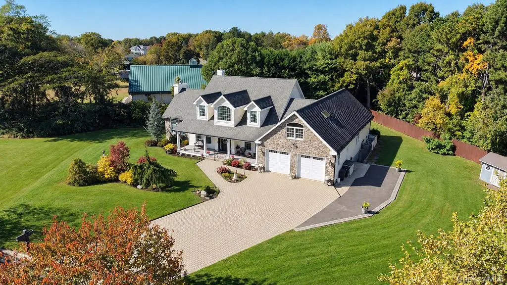 7 Heller Court, Bohemia, NY 11716 - #1