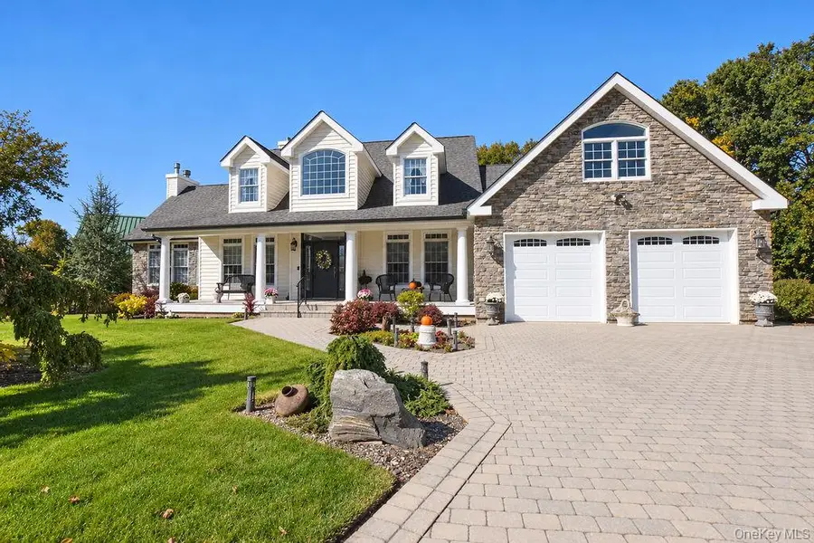 7 Heller Court, Bohemia, NY 11716 - #2
