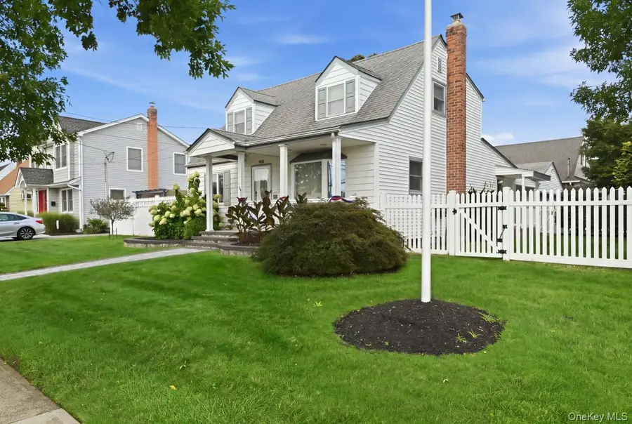 980 Washington Avenue, Westbury, NY 11590 - #3