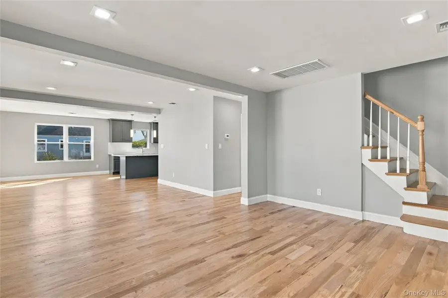 34 Wilson Road, Valley Stream, NY 11581 - #3