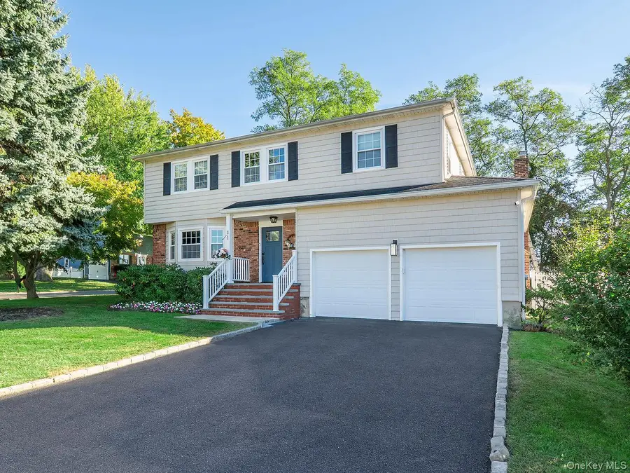1 Dartmouth Drive, Glen Cove, NY 11542 - #2