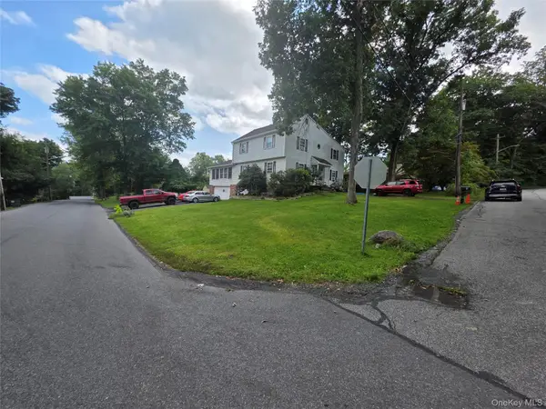 1 Dogwood Drive, Central Valley, NY 10917