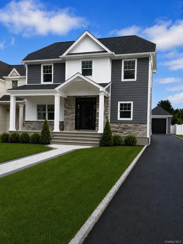 172 Searingtown Road, Albertson, NY 11507