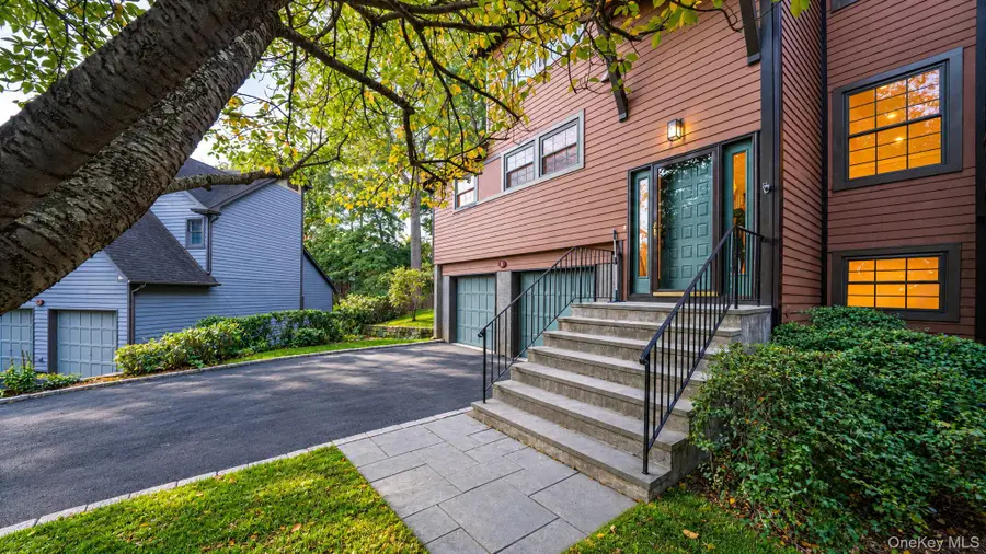 8 Adams Court, Oyster Bay, NY 11771 - #2