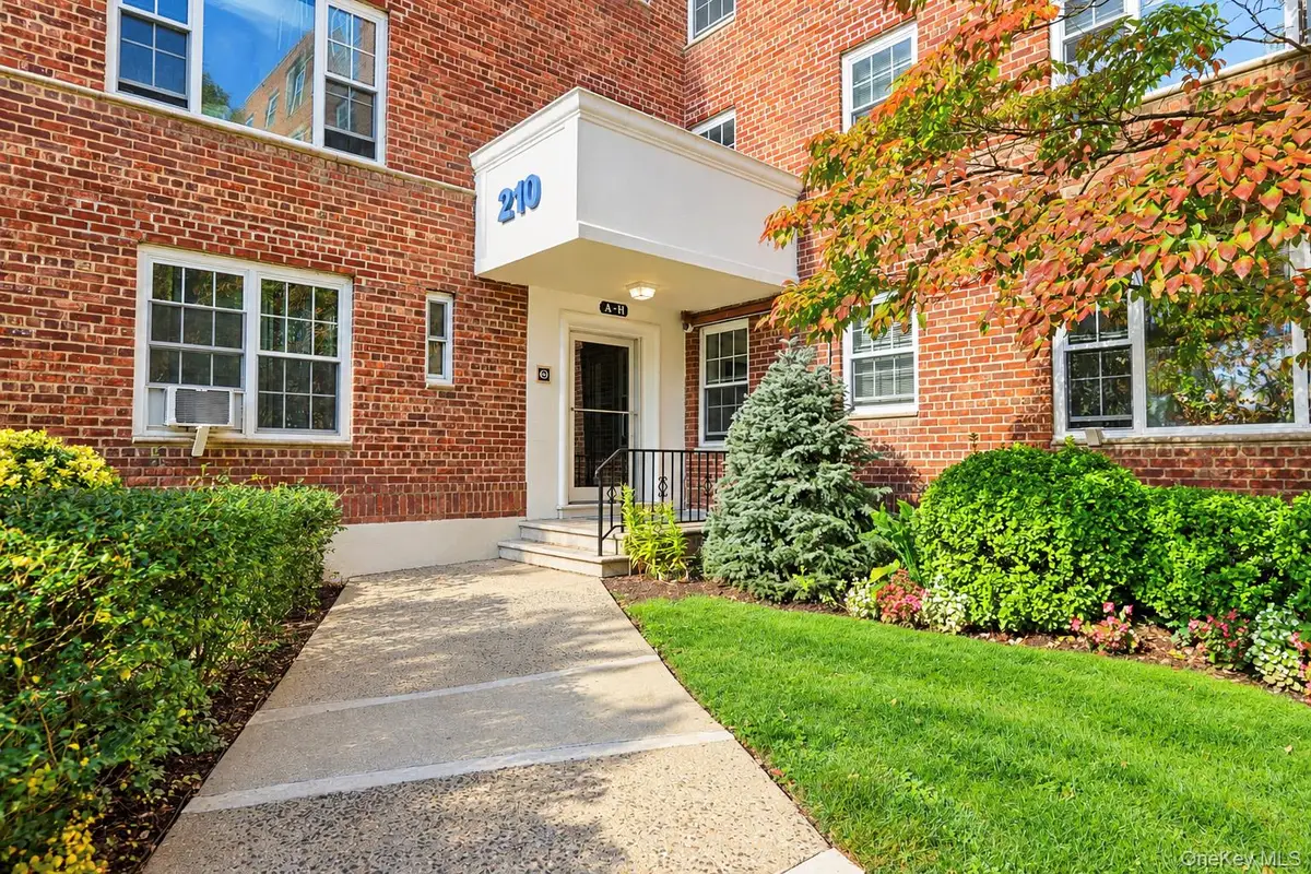 210 Pelham Road #4D, New Rochelle, NY 10805 - #1