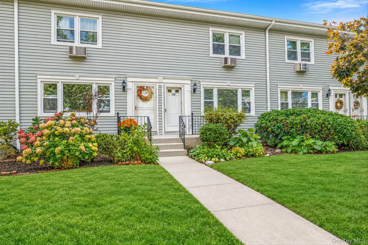 126 Cardinal Lane #126, Islip, NY 11751 - #1