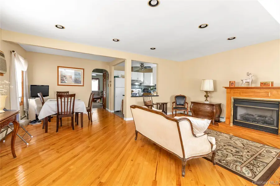 123 Beach Drive, Merrick, NY 11566 - #3