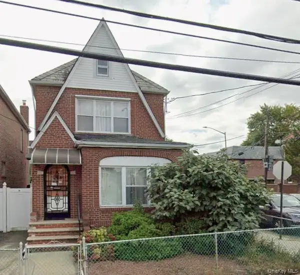 8428 Penelope Avenue, Middle Village, NY 11379