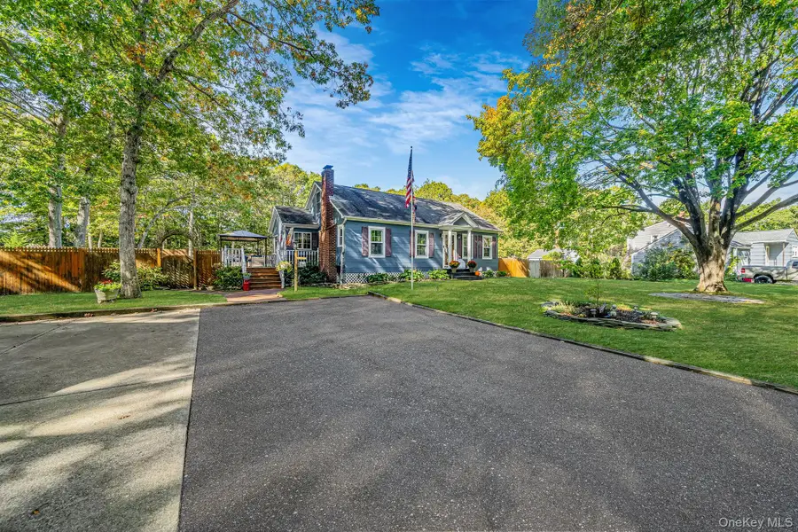 44 Oregon Avenue, Medford, NY 11763 - #2