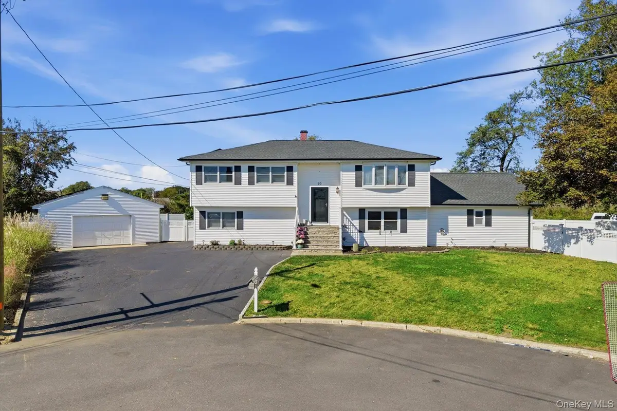 10 Gale Court, Patchogue, NY 11772 - #1