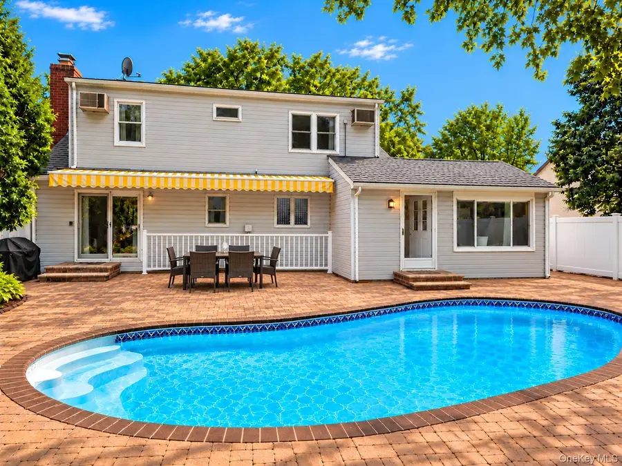 10 University Place, Glen Head, NY 11545 - #2