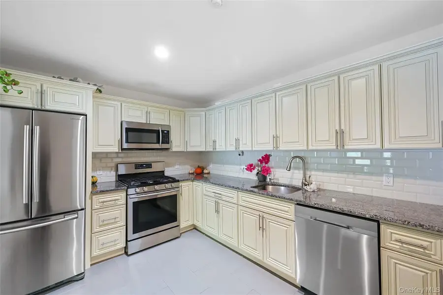 80 Leeward Court #80, Port Jefferson, NY 11777 - #3