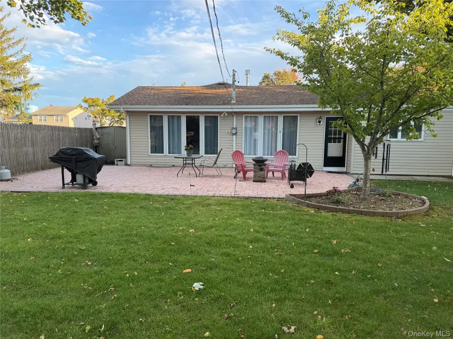 4 Primrose Avenue, Hicksville, NY 11801 - #3