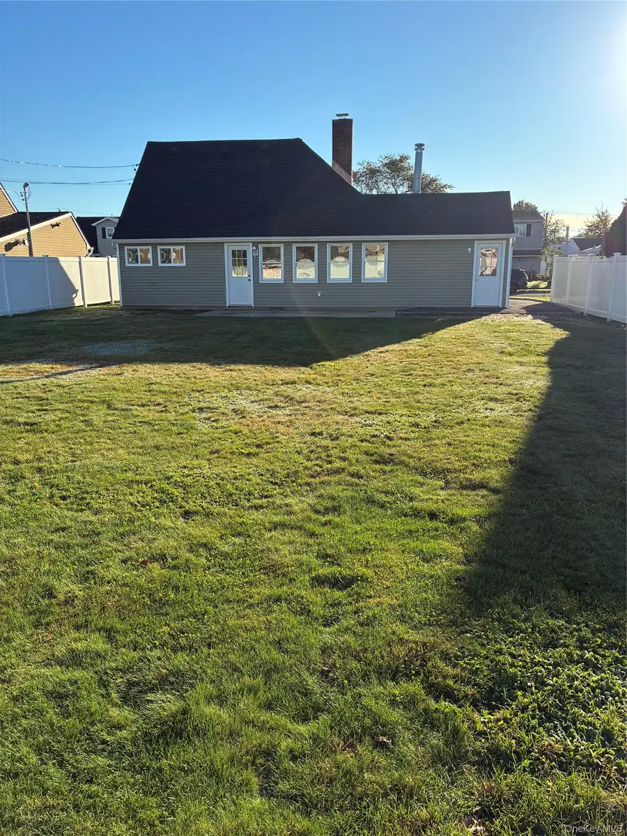24 Wheelbarrow Lane, Wantagh, NY 11793 - #2