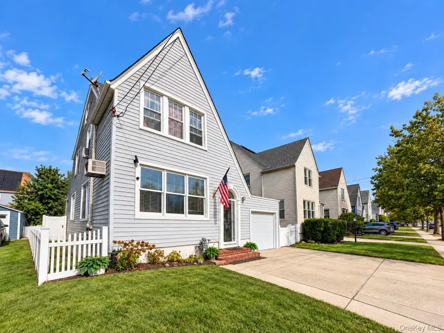 17 Kenmore Road, Valley Stream, NY 11581 - #2