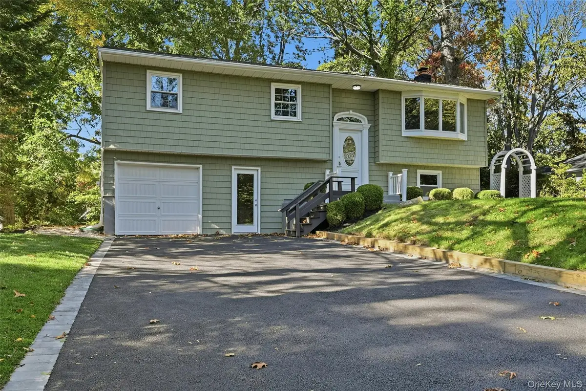11 Marbeth Circle, Miller Place, NY 11764 - #1