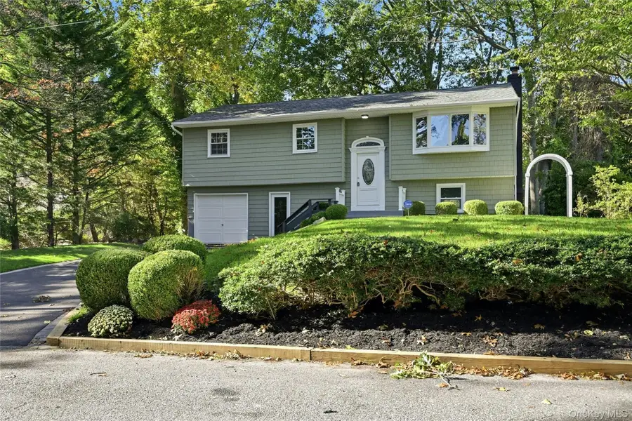 11 Marbeth Circle, Miller Place, NY 11764 - #2