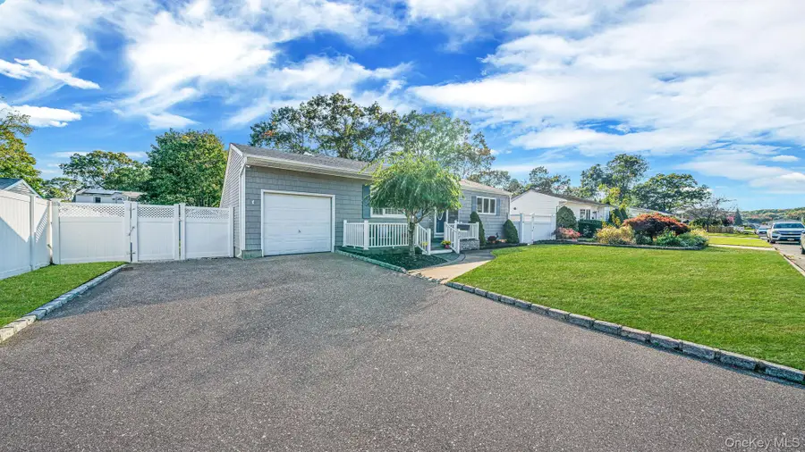 20 44th Street, Islip, NY 11751 - #3