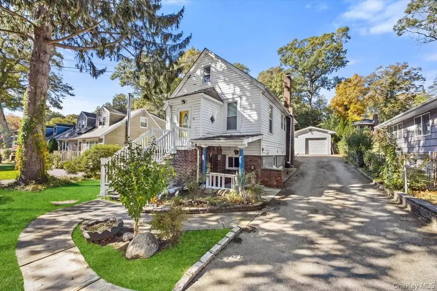 213 Melville Road, South Huntington, NY 11746 - #2
