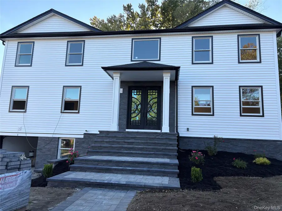11 Delaware Avenue, Jericho, NY 11753 - #2