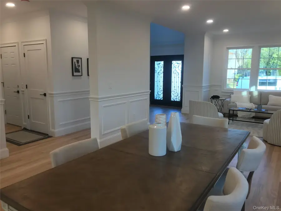 11 Delaware Avenue, Jericho, NY 11753 - #3