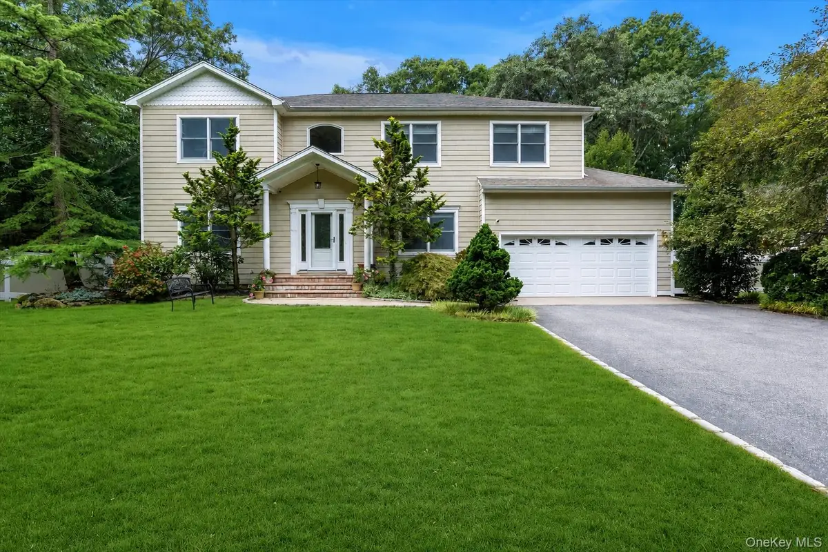 25 Pashen Place, Dix Hills, NY 11746 - #1