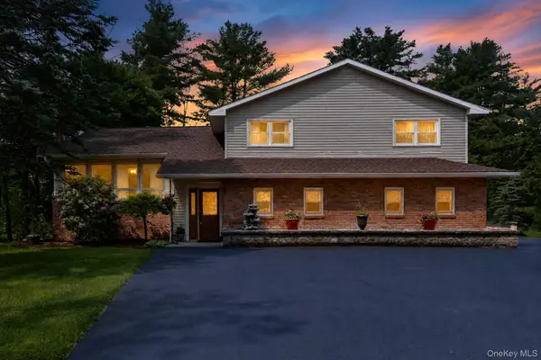 825 County Route 26, Coxsackie, NY 12042