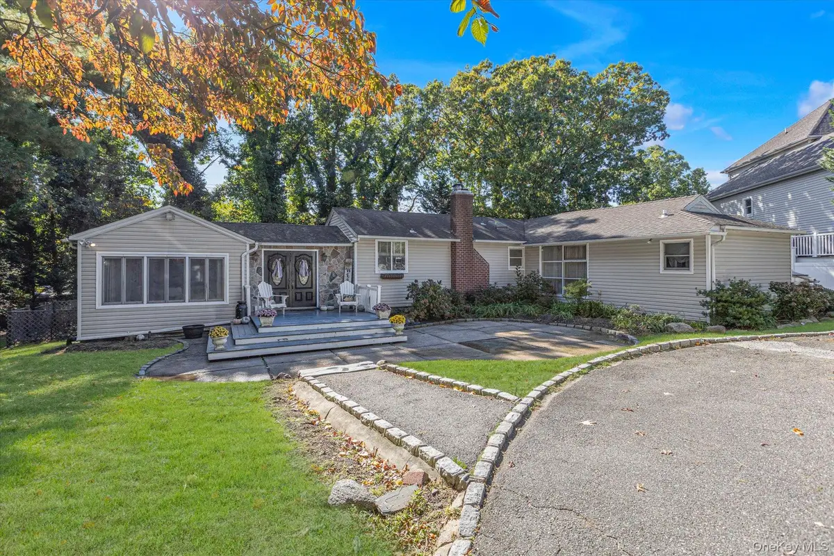 22 Alice Lane, Smithtown, NY 11787 - #1