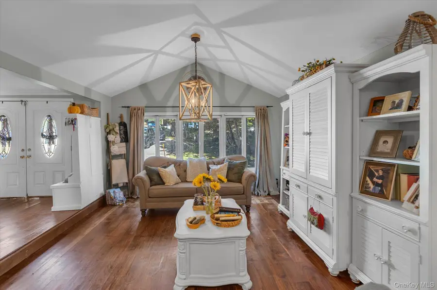 22 Alice Lane, Smithtown, NY 11787 - #3