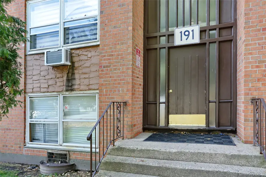 191 Kearsing Parkway #E, Monsey, NY 10952 - #3