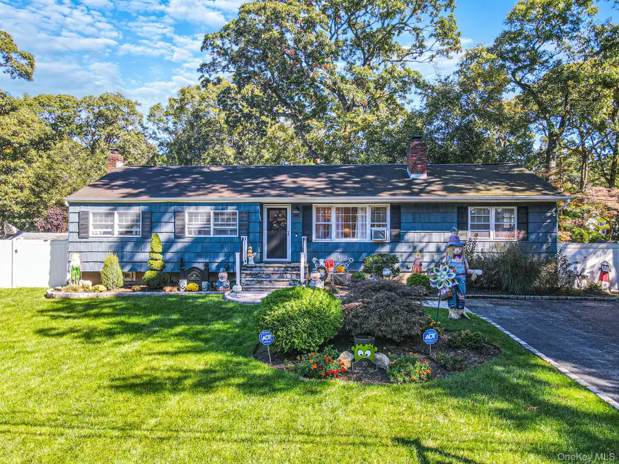 30 Marbeth Circle, Miller Place, NY 11764 - #2