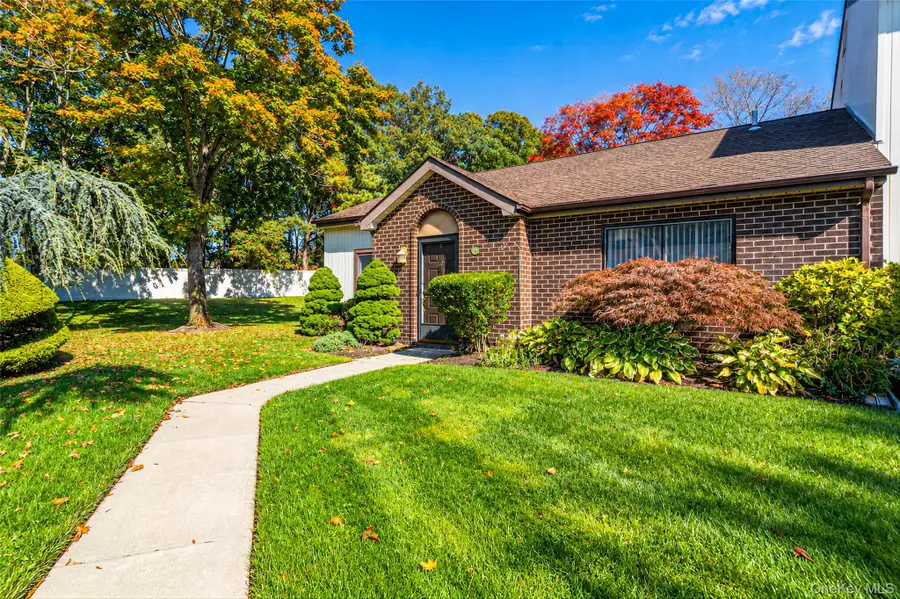 9 Sheila Court, Holtsville, NY 11742 - #2
