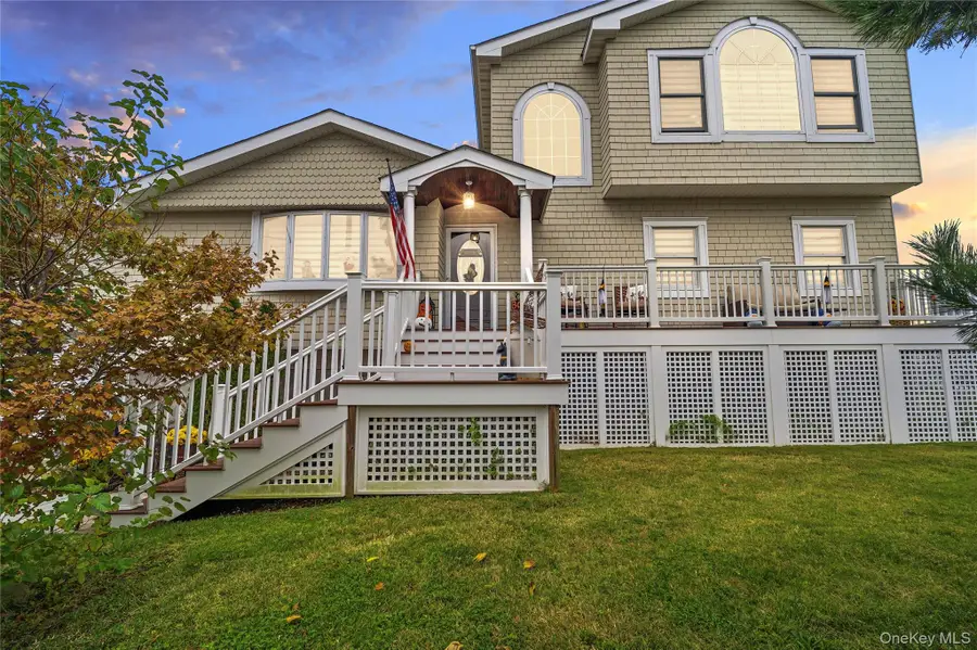 371 E Shore Road, Lindenhurst, NY 11757 - #2