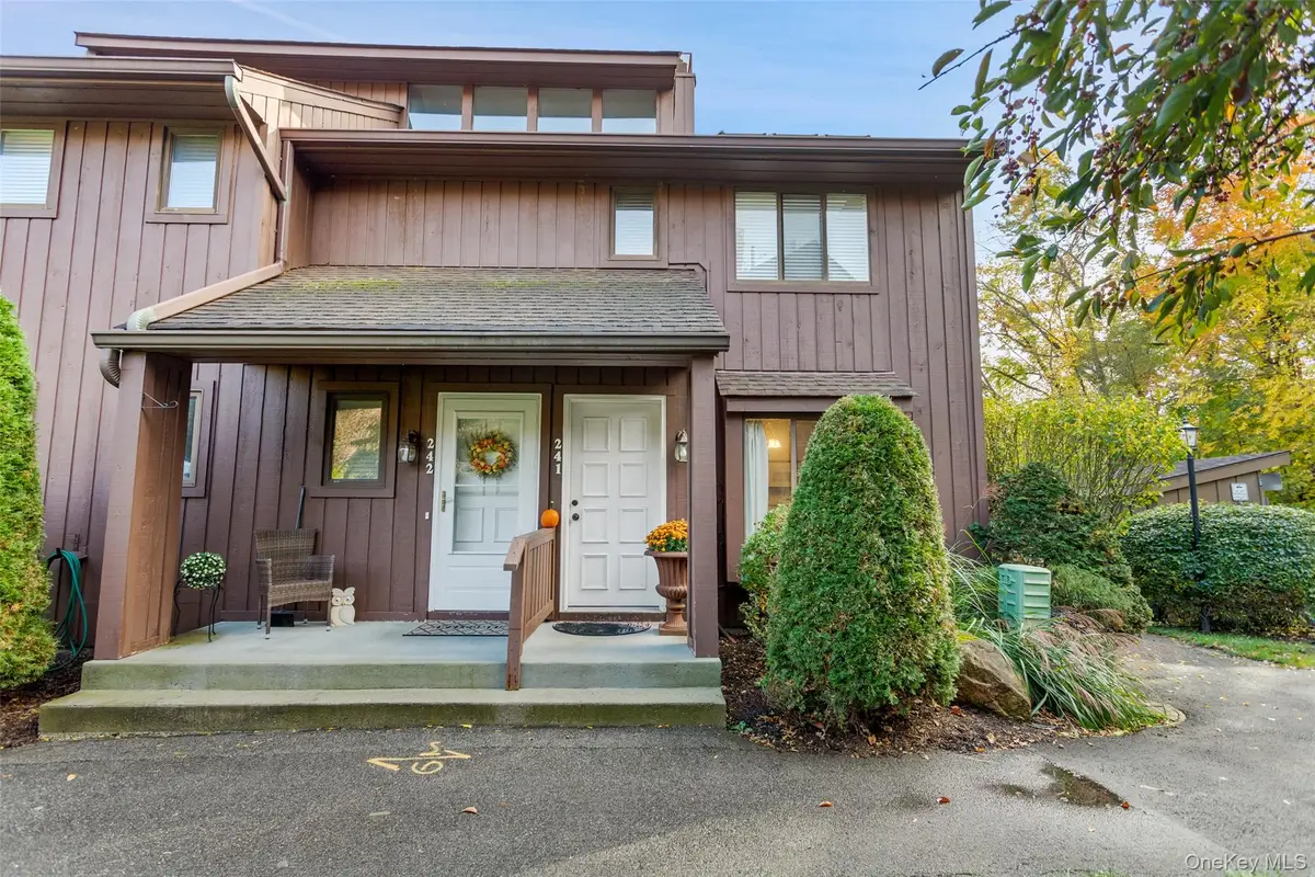 241 Old Farm Lane, Mohegan Lake, NY 10547 - #1