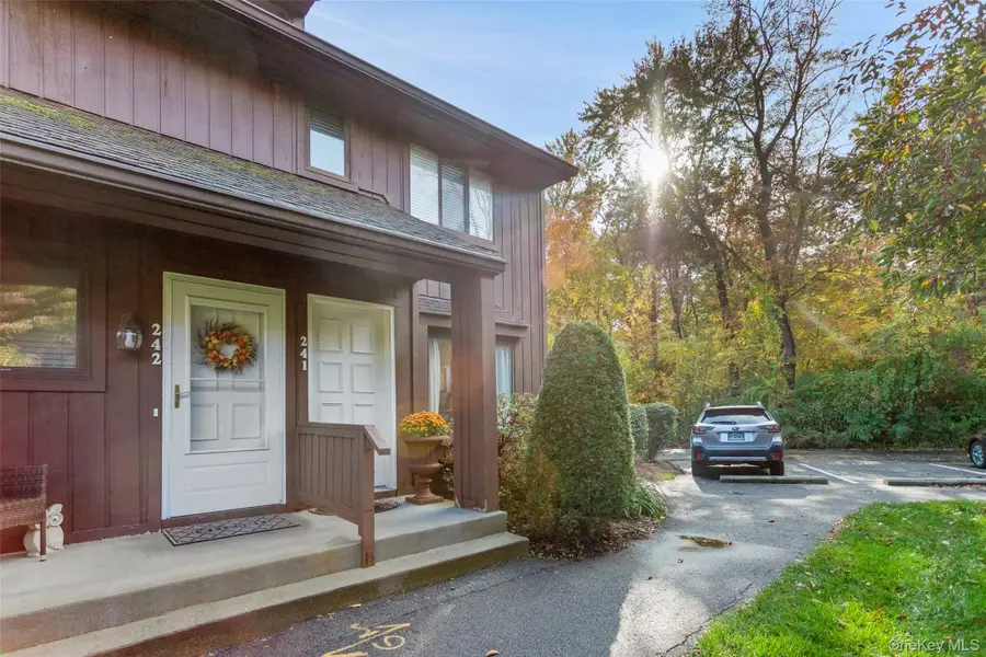 241 Old Farm Lane, Mohegan Lake, NY 10547 - #2