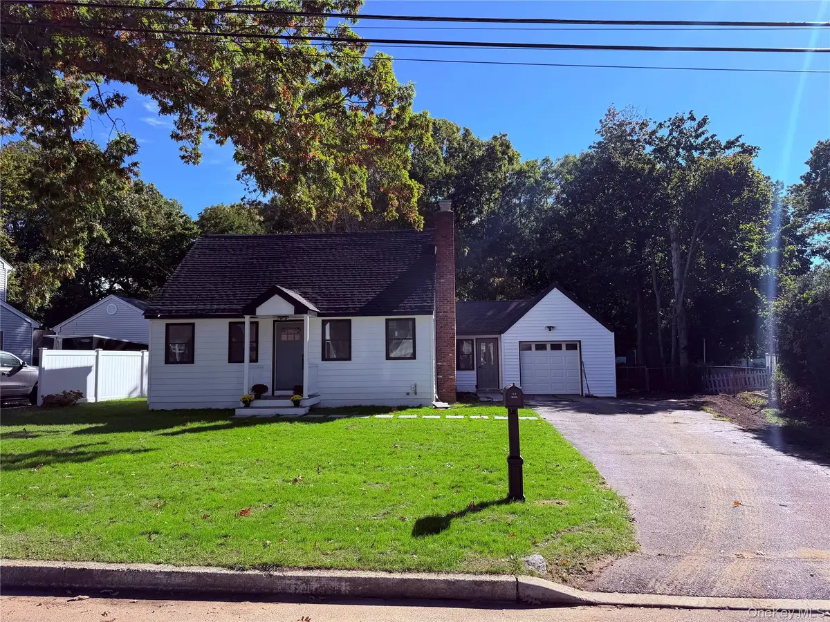 14 Nimitz Road, Saint James, NY 11780 - #1