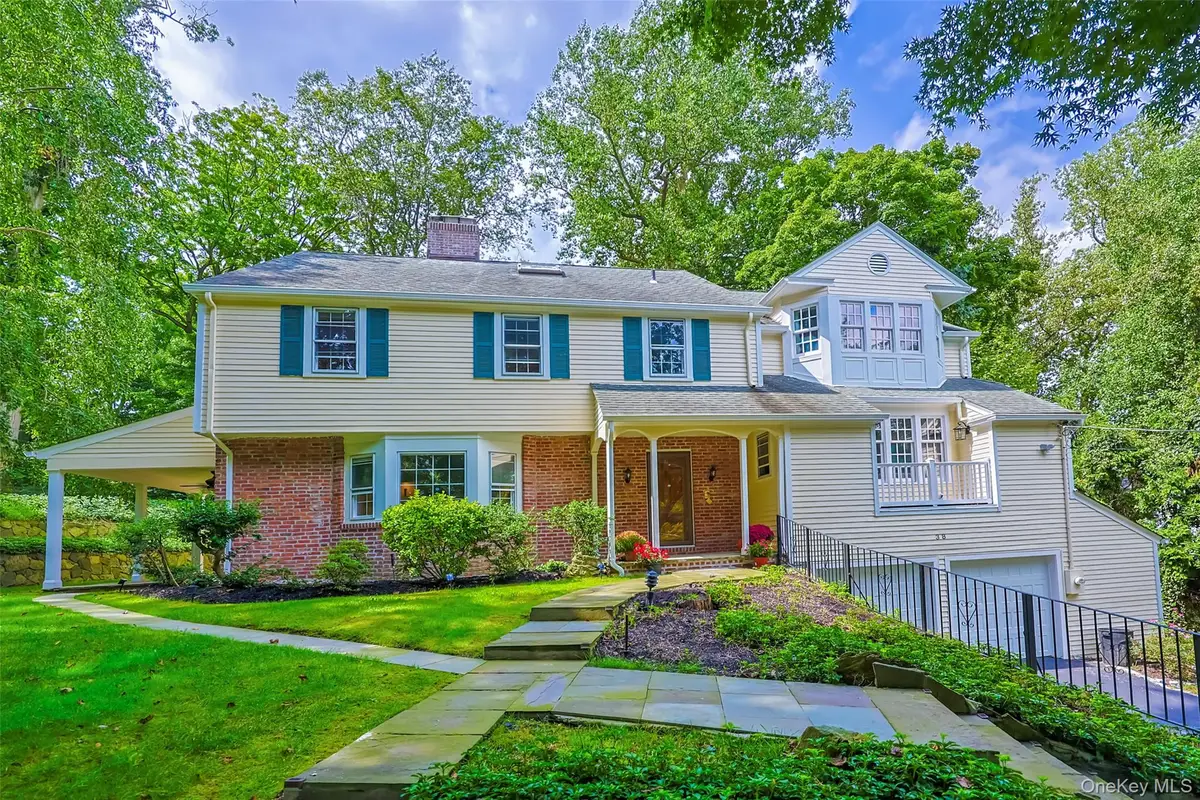 38 The Oaks, Roslyn, NY 11576 - #1