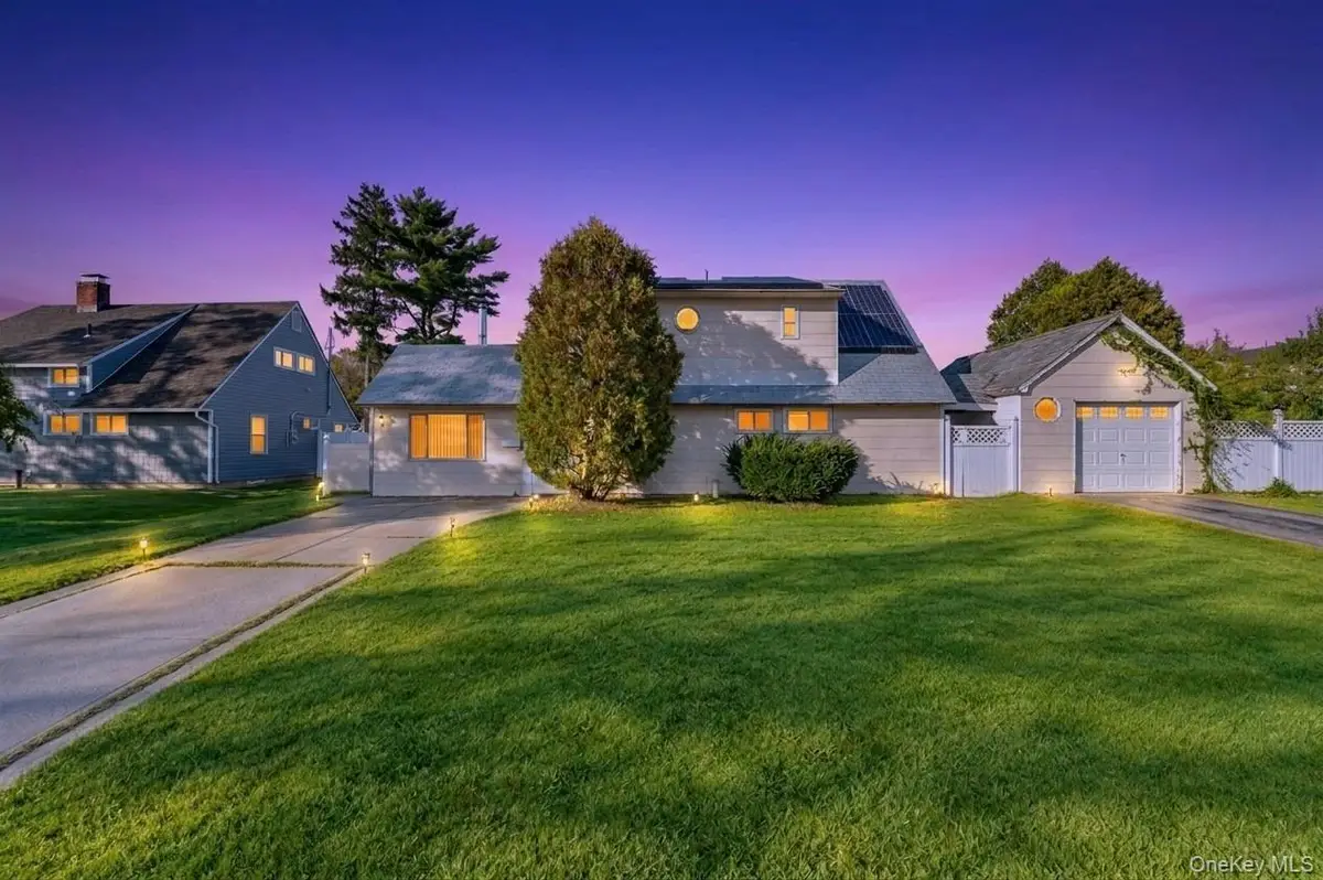 11 Petal Lane, Hicksville, NY 11801 - #1