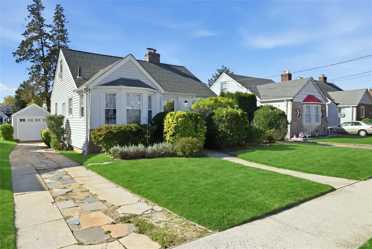 41 Doncaster Road, Malverne, NY 11565 - #1