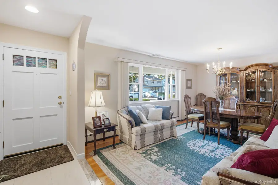 249 E 17th Street, Huntington Station, NY 11746 - #2