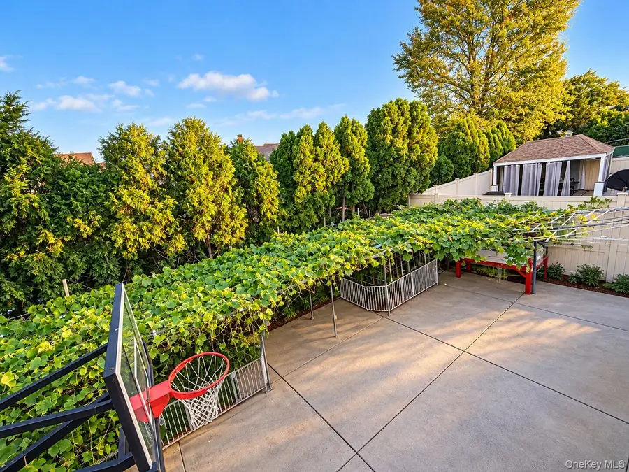 15465 Riverside Drive, Whitestone, NY 11357 - #2